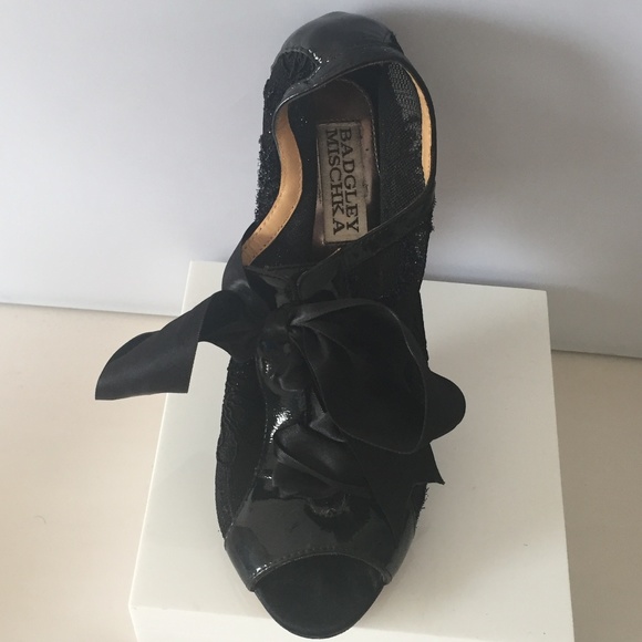 Badgley Mischka Black Satin & Lace Heels - Picture 4 of 7